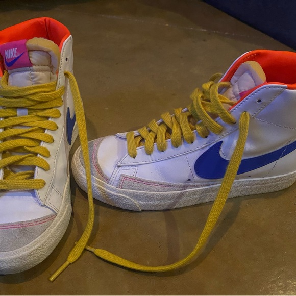 Nike Shoes - Nike Blazer Mid 77 size 5.5 White Blue Pink Orange RARE